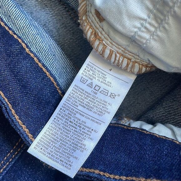 Old Navy Mid-Rise Wow Bootcut Jeans – Size 4 in Dark Wash New - Picture 4 of 9